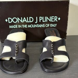 Donald J Pliner Vonna Black Slide Sandals s8